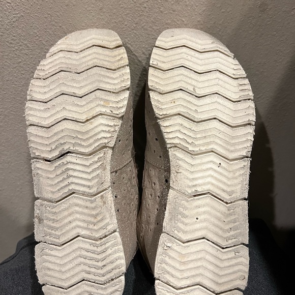 OTBT tennis shoes - Picture 4 of 4